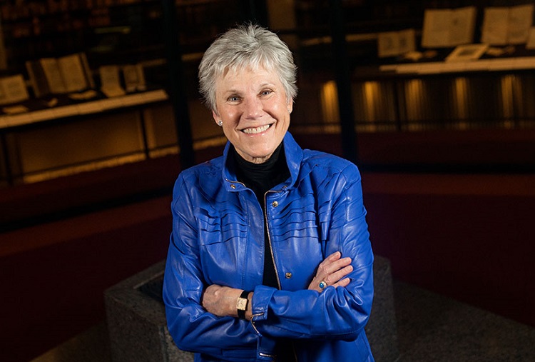 ‘Canada’s sweetheart’ Anne Murray donates archives to U of T